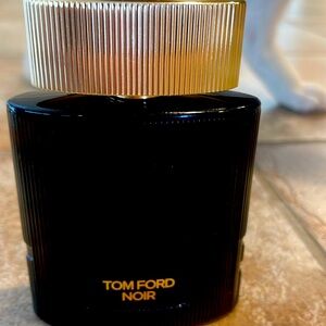 Tom Ford Noir perfume